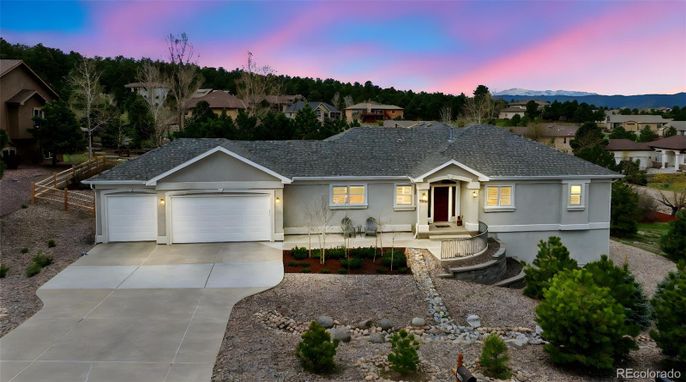 Attached, Exterior, Facade, Ranch