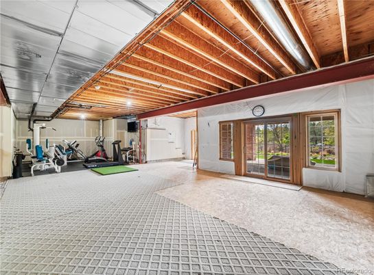 Fitness Equipment, Interior, Wooden Beams, Wooden Ceilings