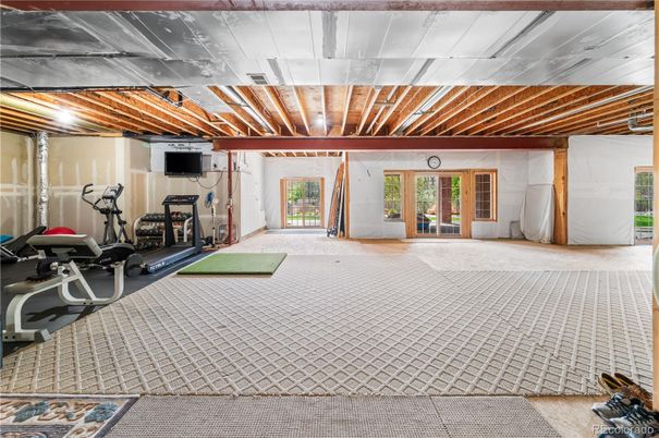 Fitness Equipment, Interior, Wooden Beams