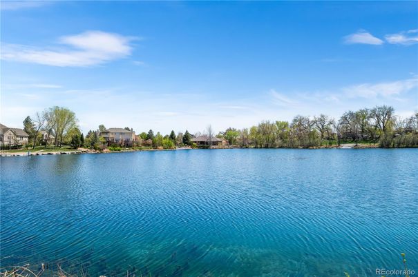 Exterior, Lake