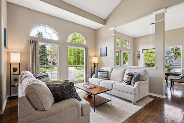 Interior, Living room, Pendant Lights, Wood Texture Flooring