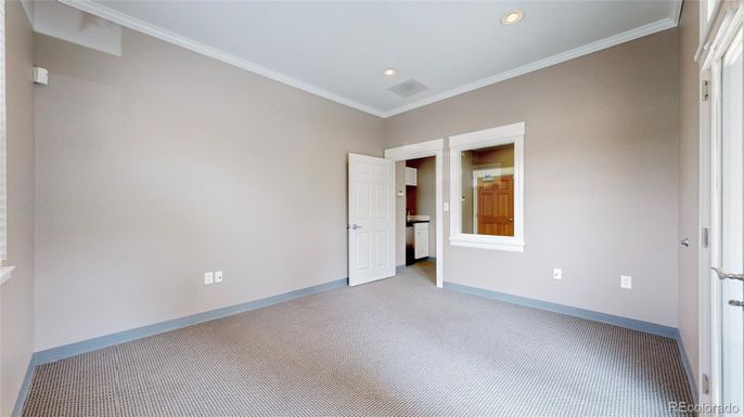 Empty room, Interior, Recessed Lighting