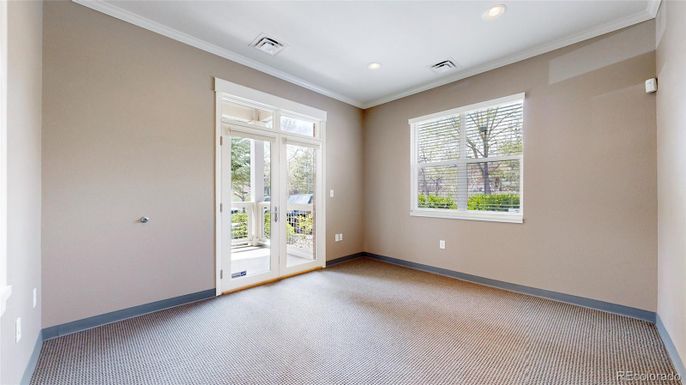 Empty room, Interior, Recessed Lighting