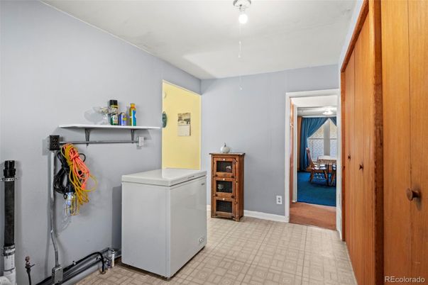 Interior, Washer