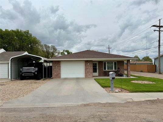Attached, Exterior, Facade, Brick Facade, Ranch