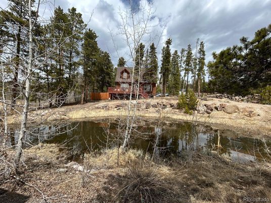 Exterior, Lake