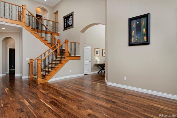 Interior, Recessed Lighting, Wood Texture Flooring