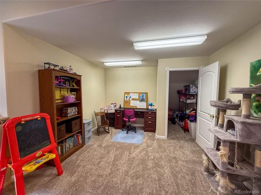 Home Office, Interior