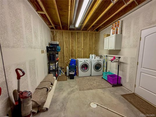 Interior, Washer, Wooden Beams, Wooden Ceilings