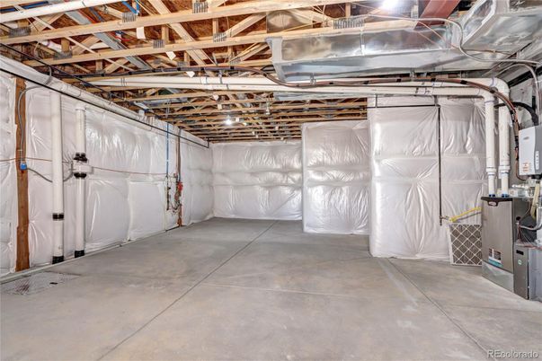 Garage, Interior, Wooden Beams