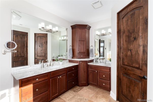 Bathroom, Dual Sink Vanities, Interior