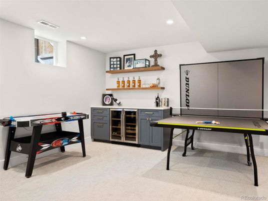 Game Room, Interior, Recessed Lighting