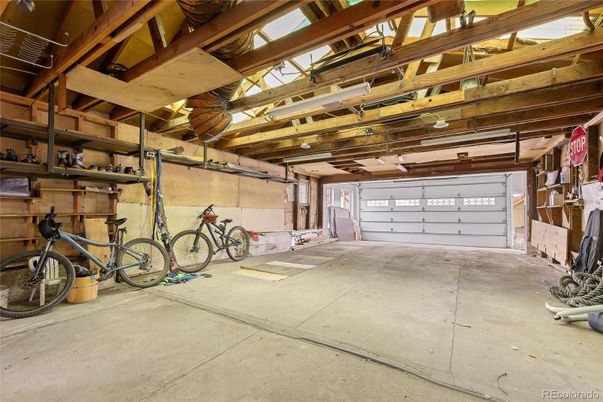 Garage, Interior, Wooden Beams