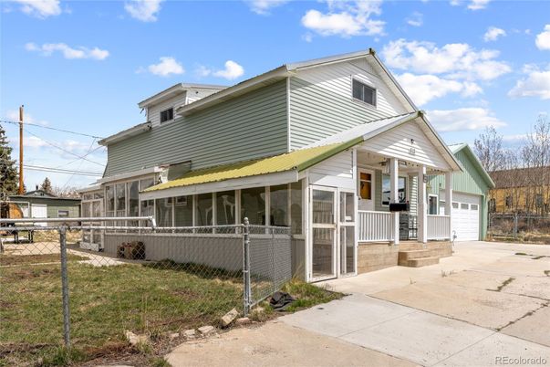Exterior, Facade, American Craftsman