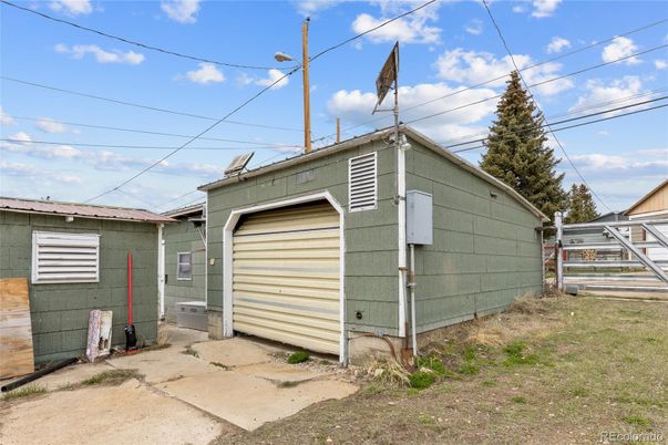 Detached Garage, Exterior