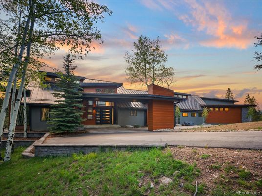 Attached, Backyard, Exterior, Facade, Modern