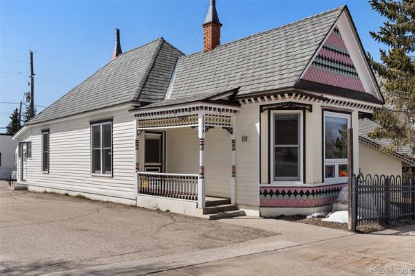 Exterior, Facade, Queen Anne Victorian