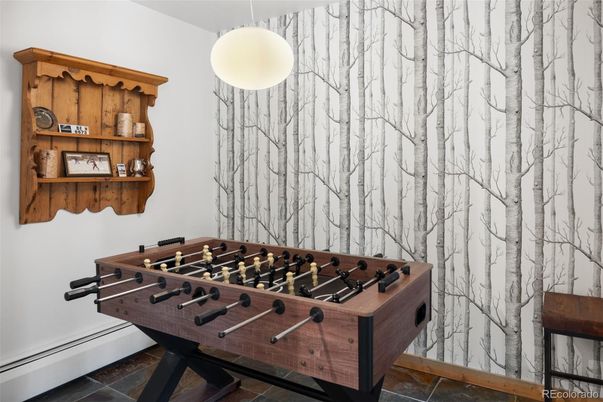 Game Room, Interior
