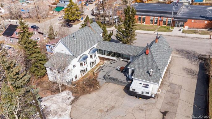 Exterior, Drone