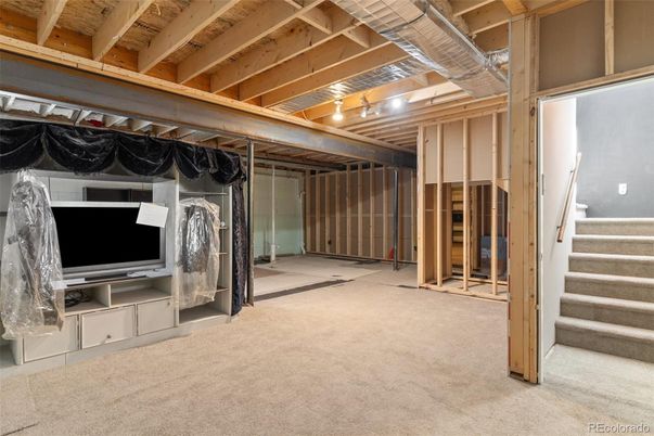 Empty room, Interior, Wooden Beams, Wooden Ceilings