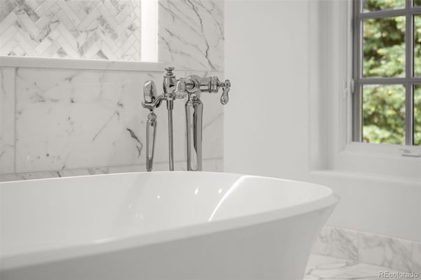 Bathroom, Free Standing Baths, Interior, Marble, Marble Walls