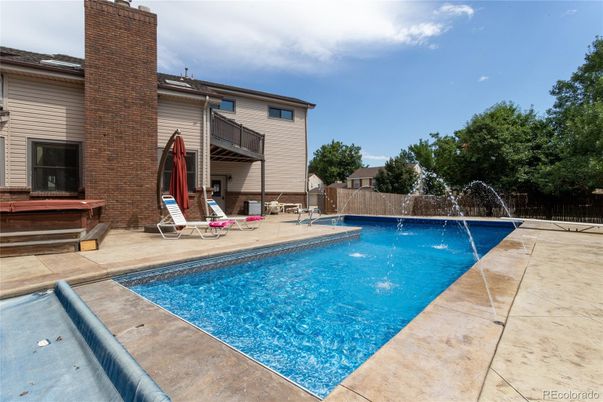 Exterior, Pool