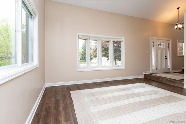 Empty room, Interior, Pendant Lights, Wood Texture Flooring