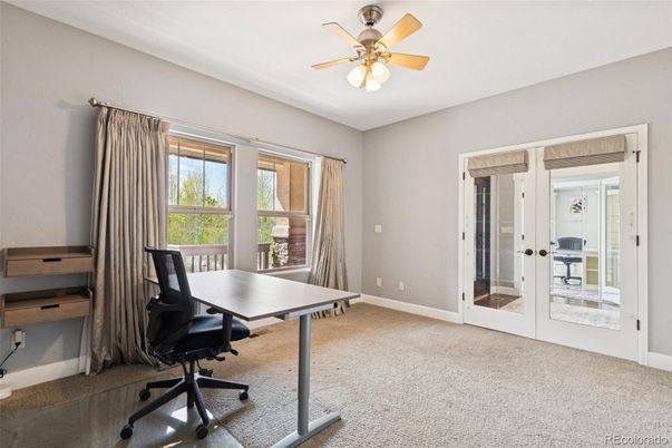 Home Office, Interior