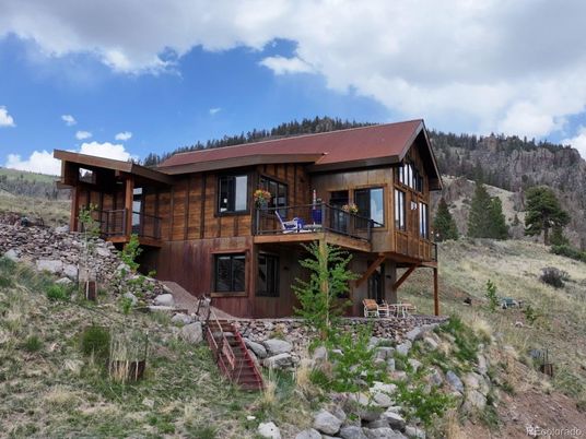 Backyard, Exterior, Facade, Log Home