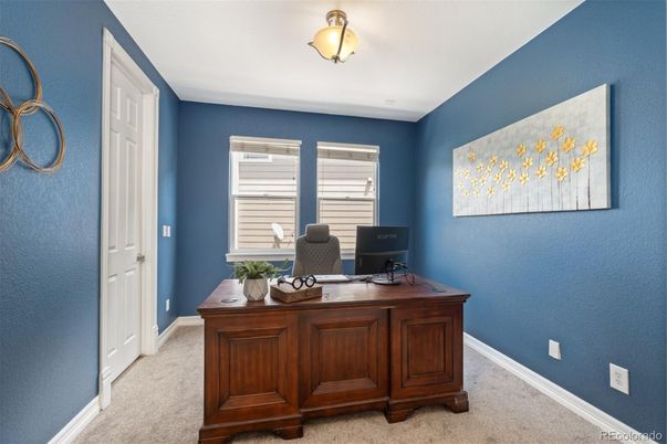 Home Office, Interior