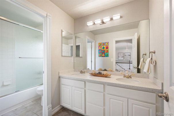 Bathroom, Dual Sink Vanities, Interior