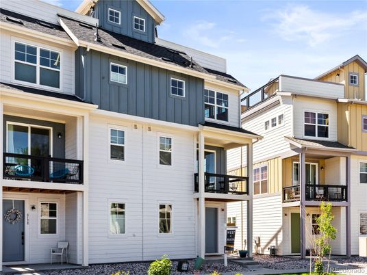 Exterior, Facade, Farmhouse