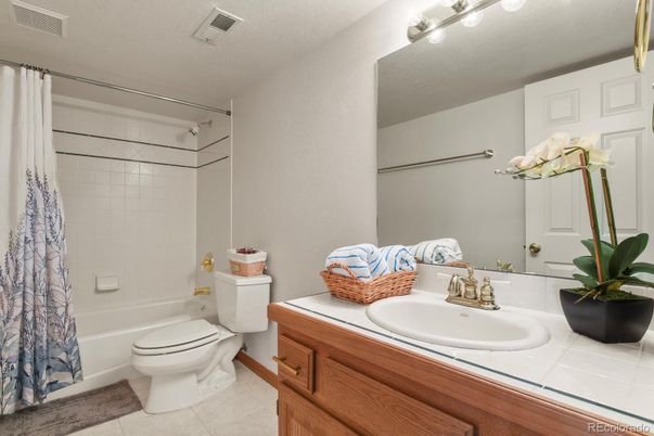 Bathroom, Interior, Tile Countertops