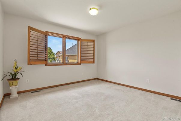 Empty room, Interior