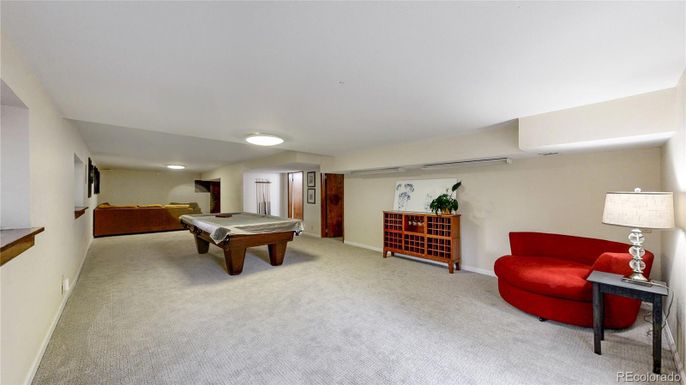 Billiard Table, Game Room, Interior