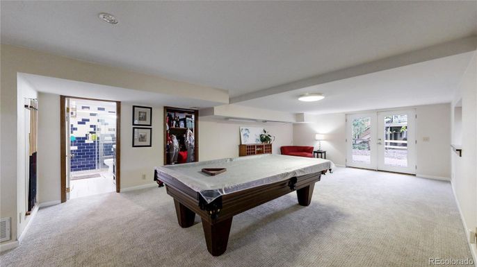 Billiard Table, Game Room, Interior