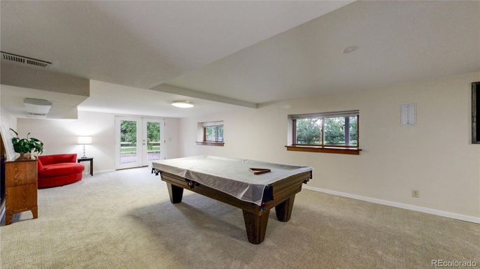 Billiard Table, Game Room, Interior