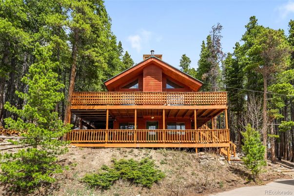Exterior, Facade, Log Home