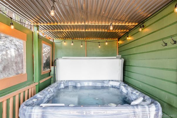 Exterior, Hot Tub
