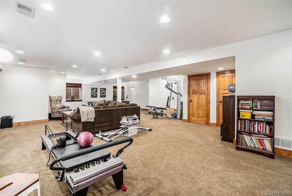 Fitness Equipment, Interior, Living room, Recessed Lighting