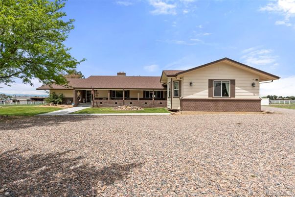 Backyard, Exterior, Facade, Ranch