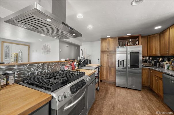 Interior, Kitchen, Recessed Lighting, Wood Texture Flooring
