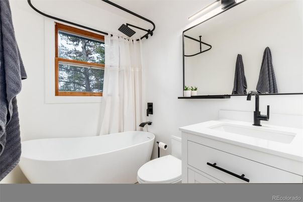 Bathroom, Free Standing Baths, Interior