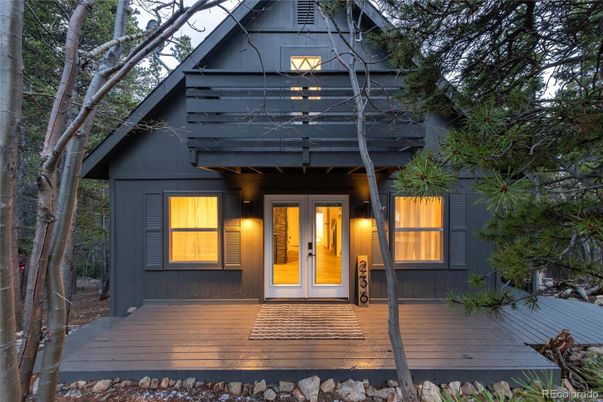 Exterior, Facade, A Frame
