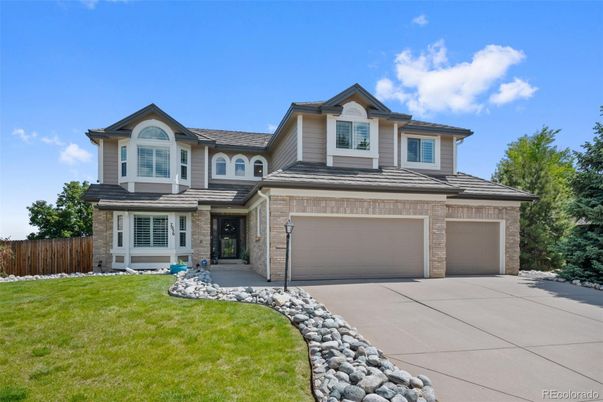 Attached, Exterior, Facade, American Craftsman