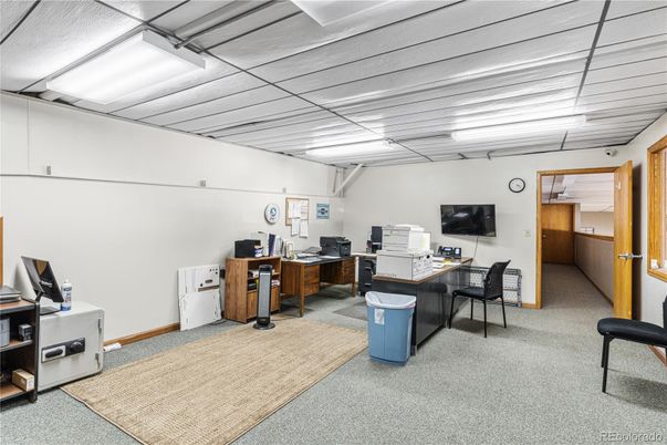 Home Office, Interior