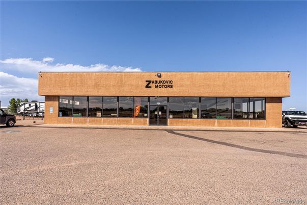 Exterior, Facade, None