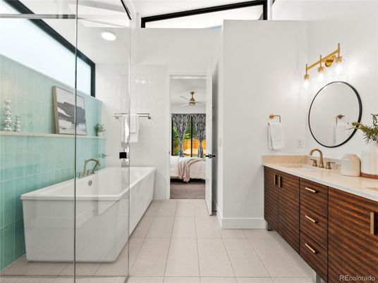 Bathroom, Bedroom, Dual Sink Vanities, Interior