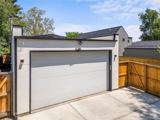Detached Garage, Exterior