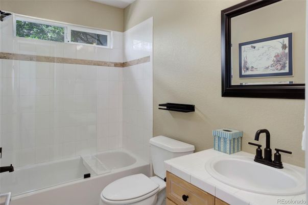 Bathroom, Interior, Tile Countertops